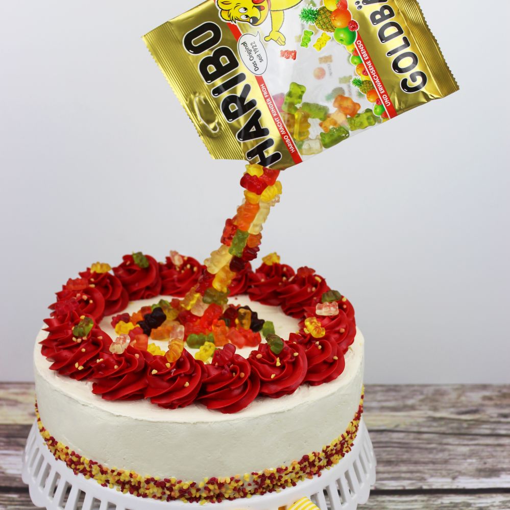 Tarta decorada con ositos de oro