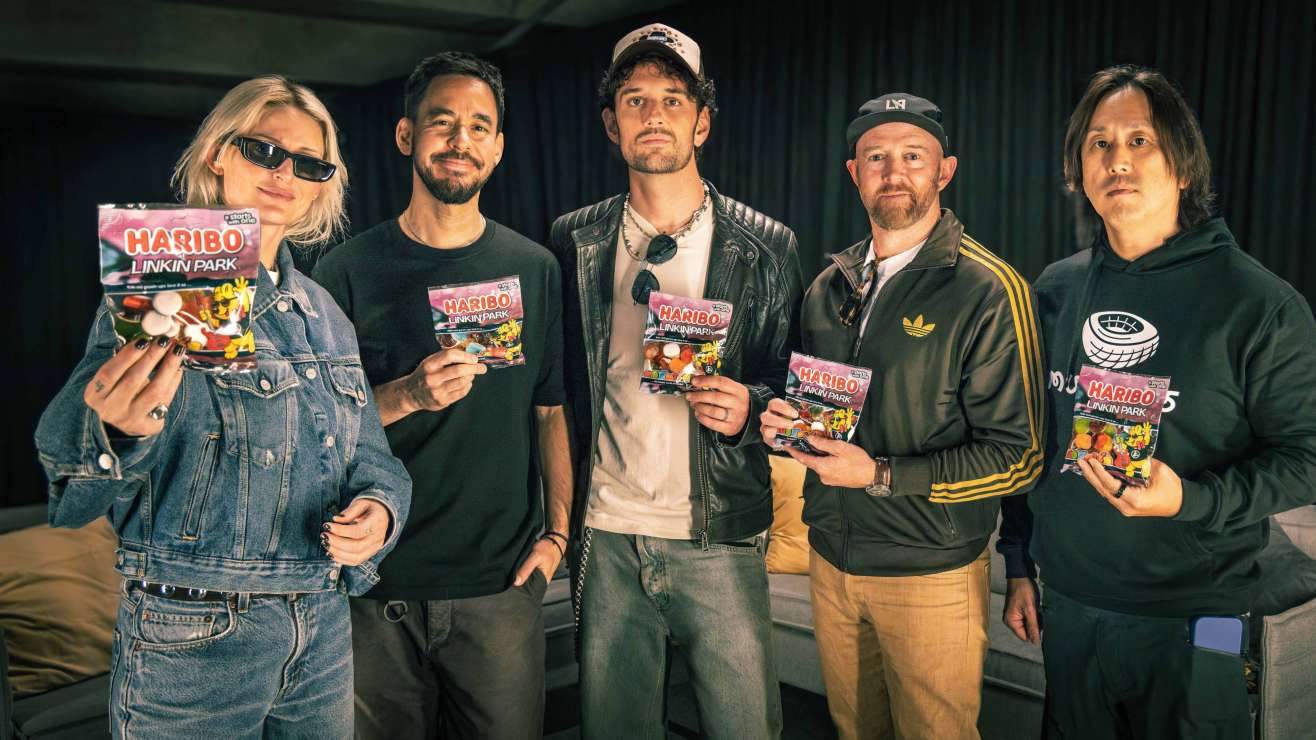 Die Band Linkin Park mit der Fruchtgummi-Sonderedition HARIBO Linkin Park Mix