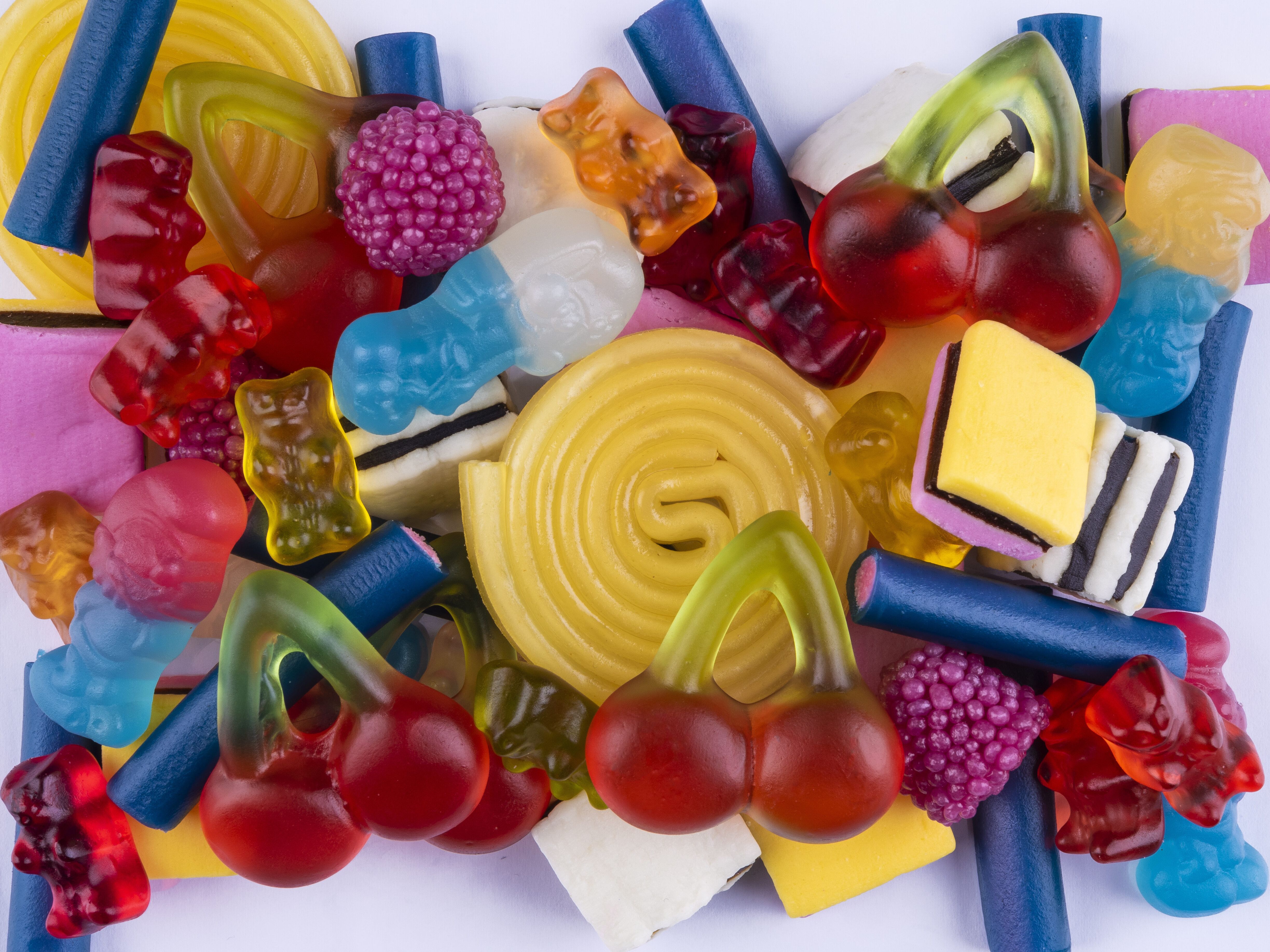 Der HARIBO Jahrhundert-Mix bringt die beliebtesten Produkte aus 100 Jahren in eine Tüte