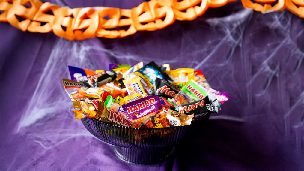 Halloween Süßigkeiten 16zu9 neu