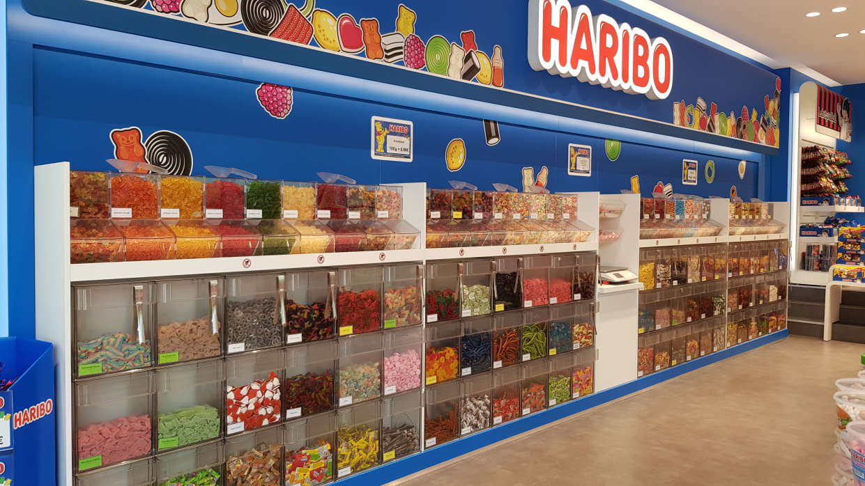 HARIBO Shop in Montabaur Innenansicht mit Candy Bar