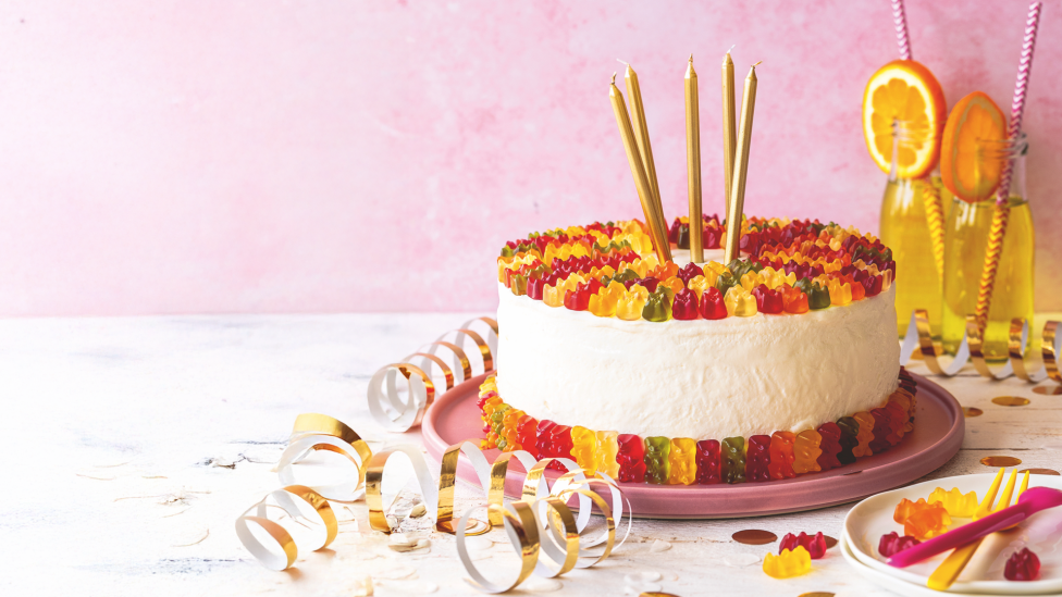 Goldbaeren torte stage