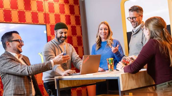 Teaser Bubble Meeting Childlike Happiness