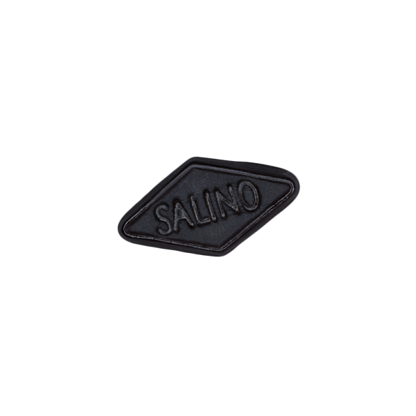 viereckiges Lakritz-Stück mit der Aufschrift "Salino"