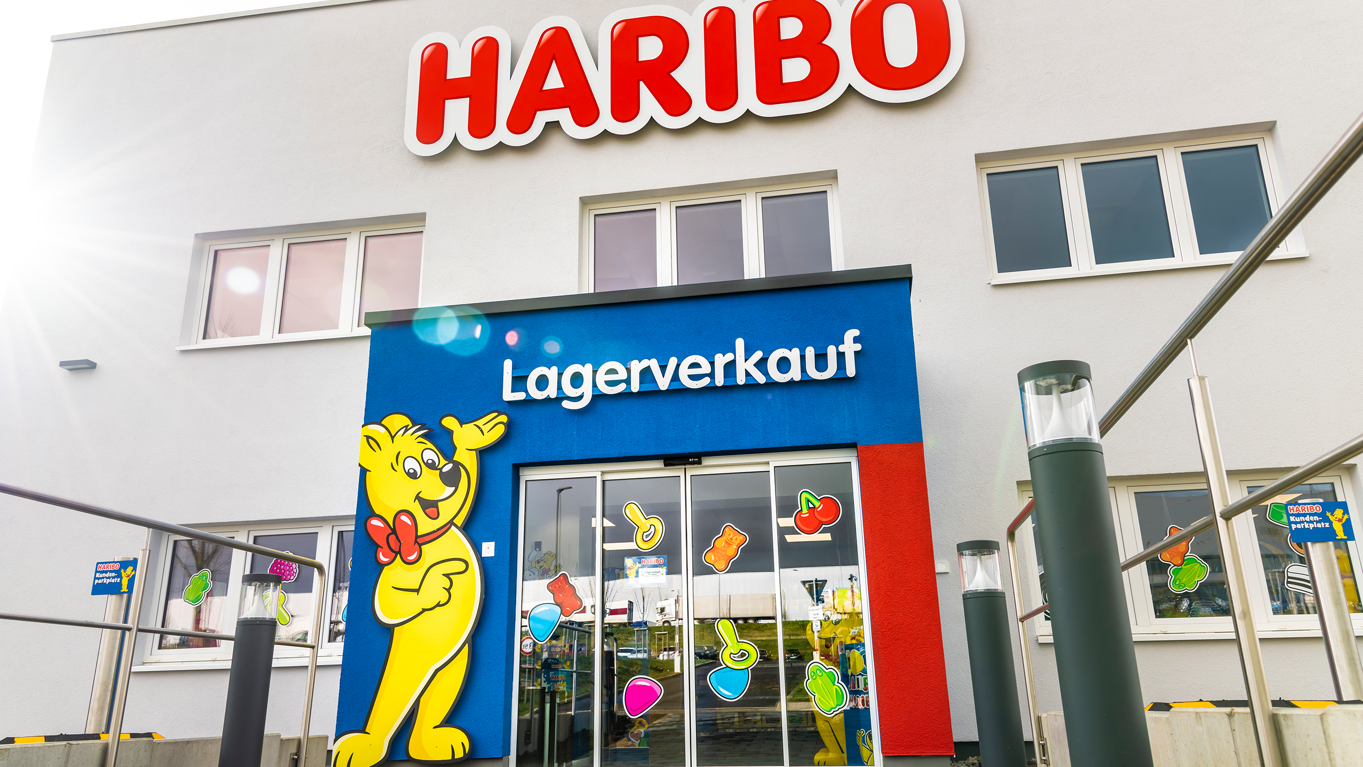 Außenaufnahme des HARIBO Lagerverkauf in Grafschaft