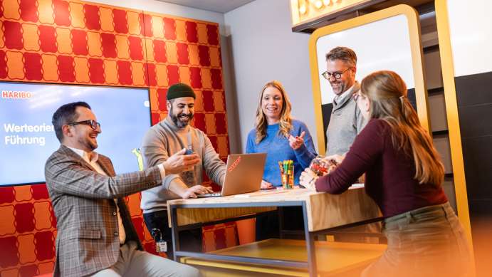 Teaser Rectangle Meeting Childlike Happiness