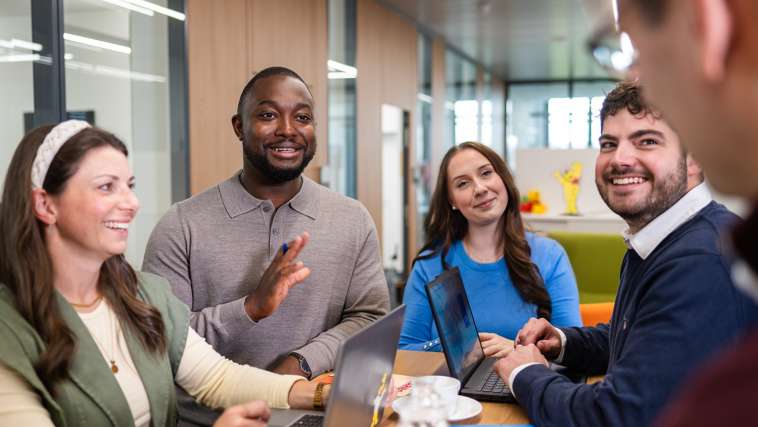 Teaser Rectangle Meeting Hallway