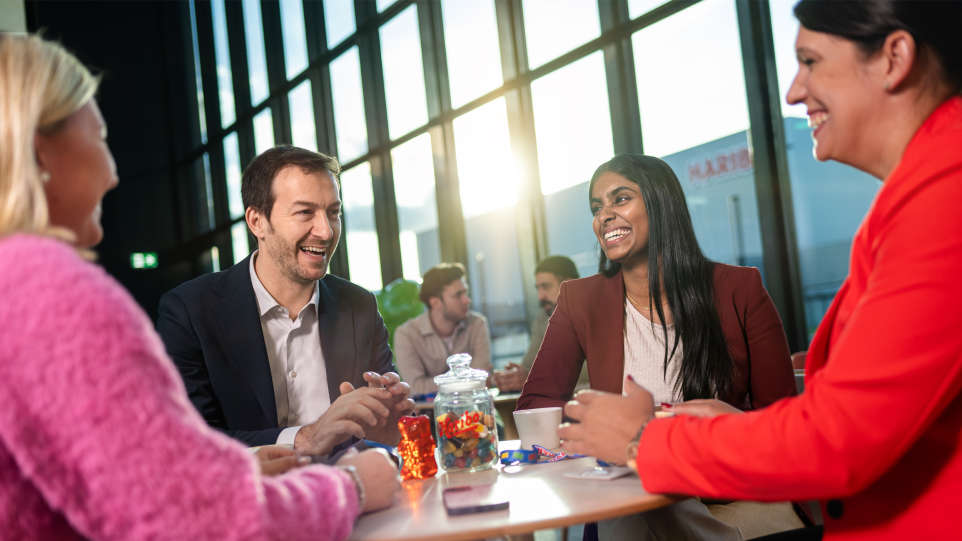 Stage Desktop Gold Bar