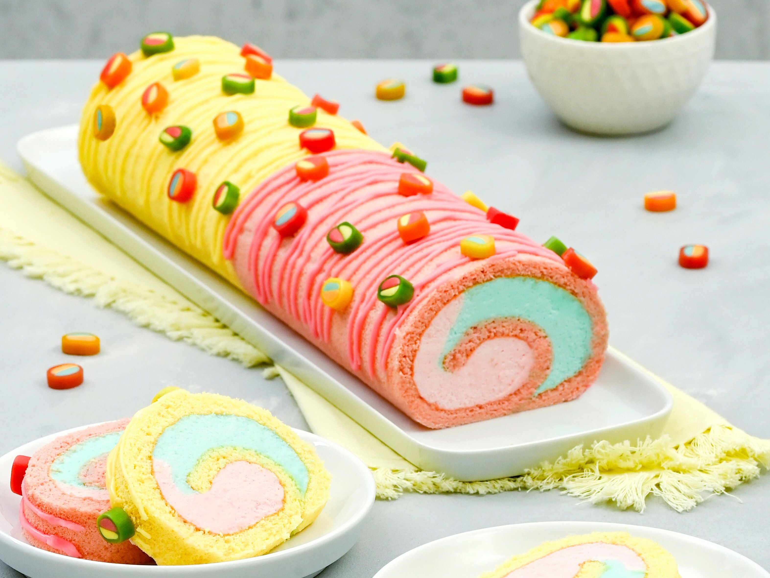 20220323 Content Factory Haribo Pico Balla Biskuitrolle Rezeptbild hoch 1x1