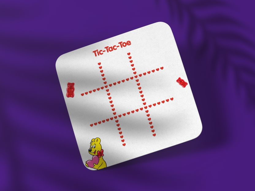 A card to play tic tac toe