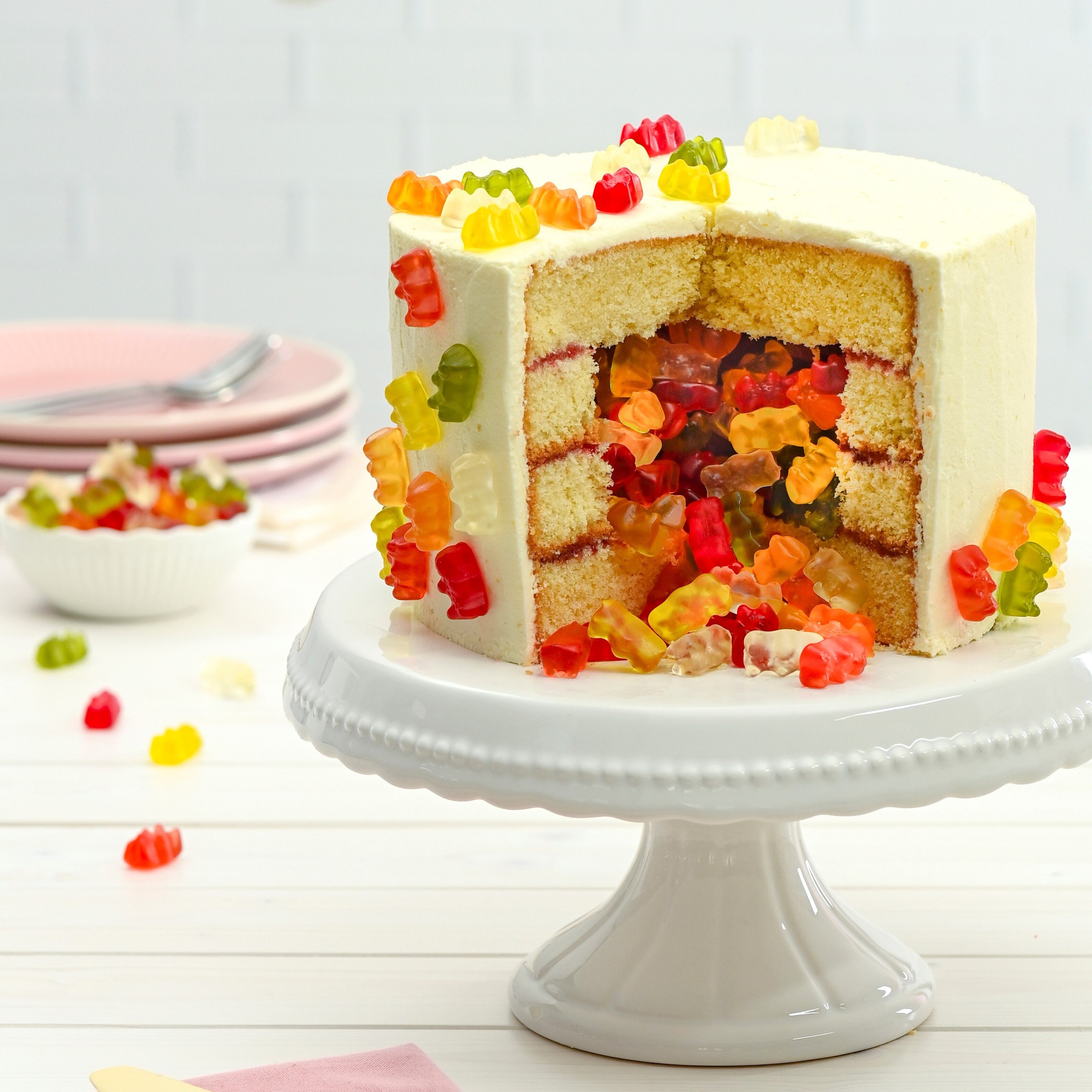 20220427 Content Factory Haribo Goldbaeren Ueberraschungskuchen Rezeptbild 1zu1