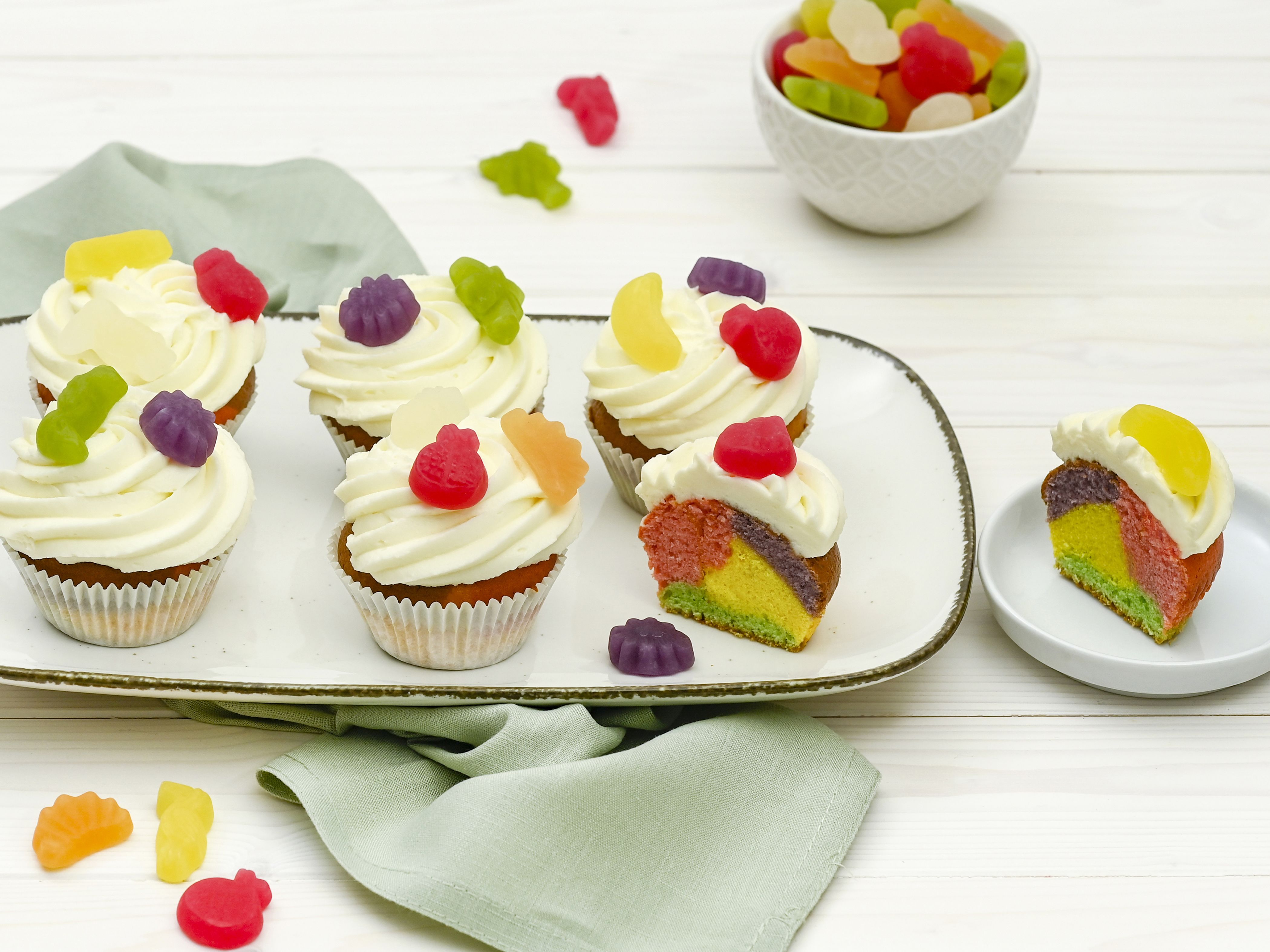 20220427 Content Factory Haribo Papageienmuffins Rezeptbild quer