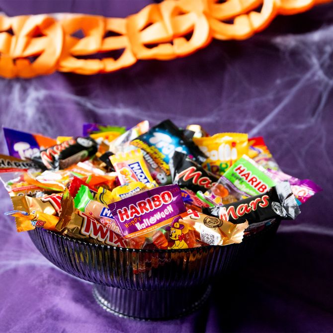 Halloween Süßigkeiten 16zu9 neu